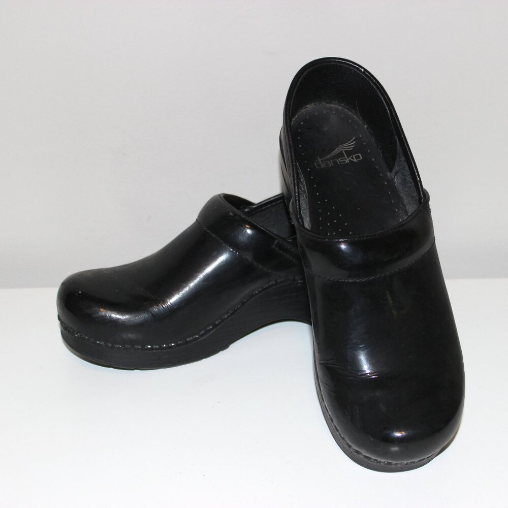 Dansko Professional Black Patent Clog Slip-On Comfort Shoe Size 39 / 8.5 - 9